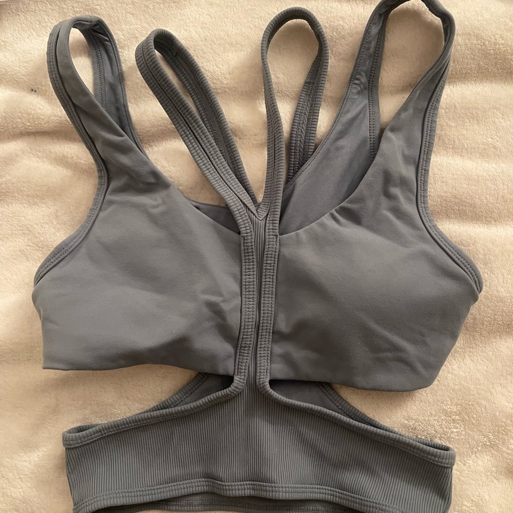 Alo yoga sports bra